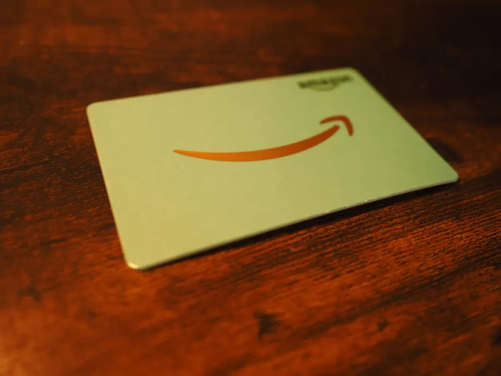 Amazonギフト券ボックスタイプ青のリボンカード斜め